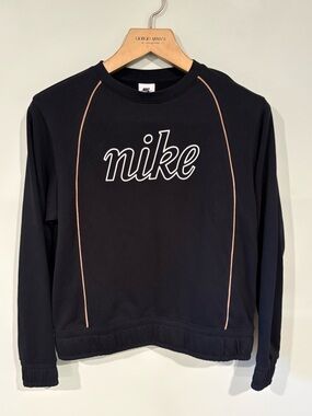 Nike Women’s Black Pullover Sweatshirt “Oversized Fit”
